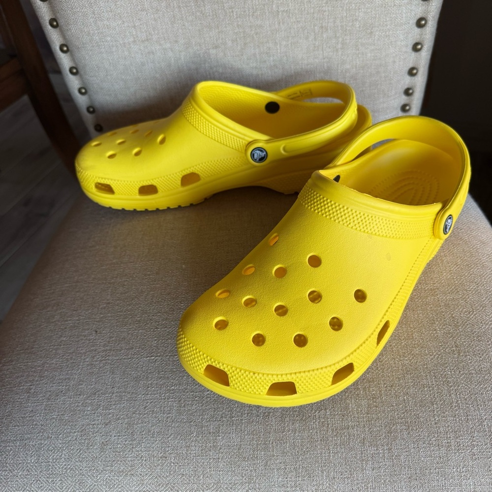 Crocs Men’s Size 11